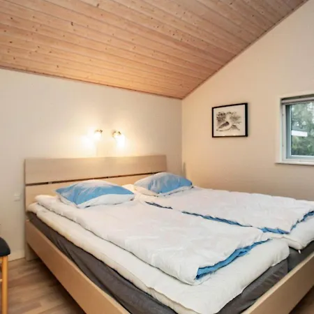 Holiday Xvi Semesterbostad